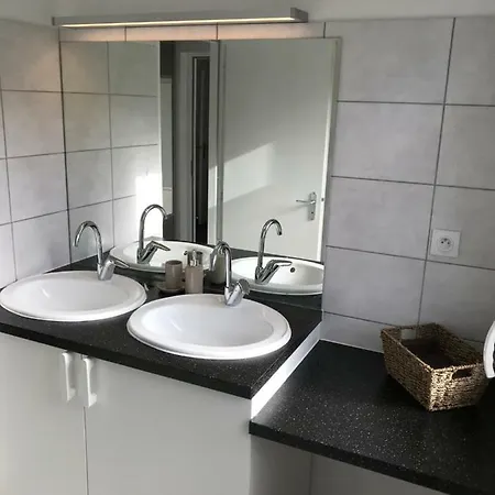 Rent Home F&F Bretagne Jusqu'A 12 Personnes Gouézec Buitenkant foto